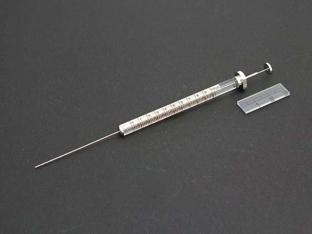 Obrázok výrobcu Syringe 10F-LC; 10 µl; fixed needle; 22G;51 mm needle length;lc